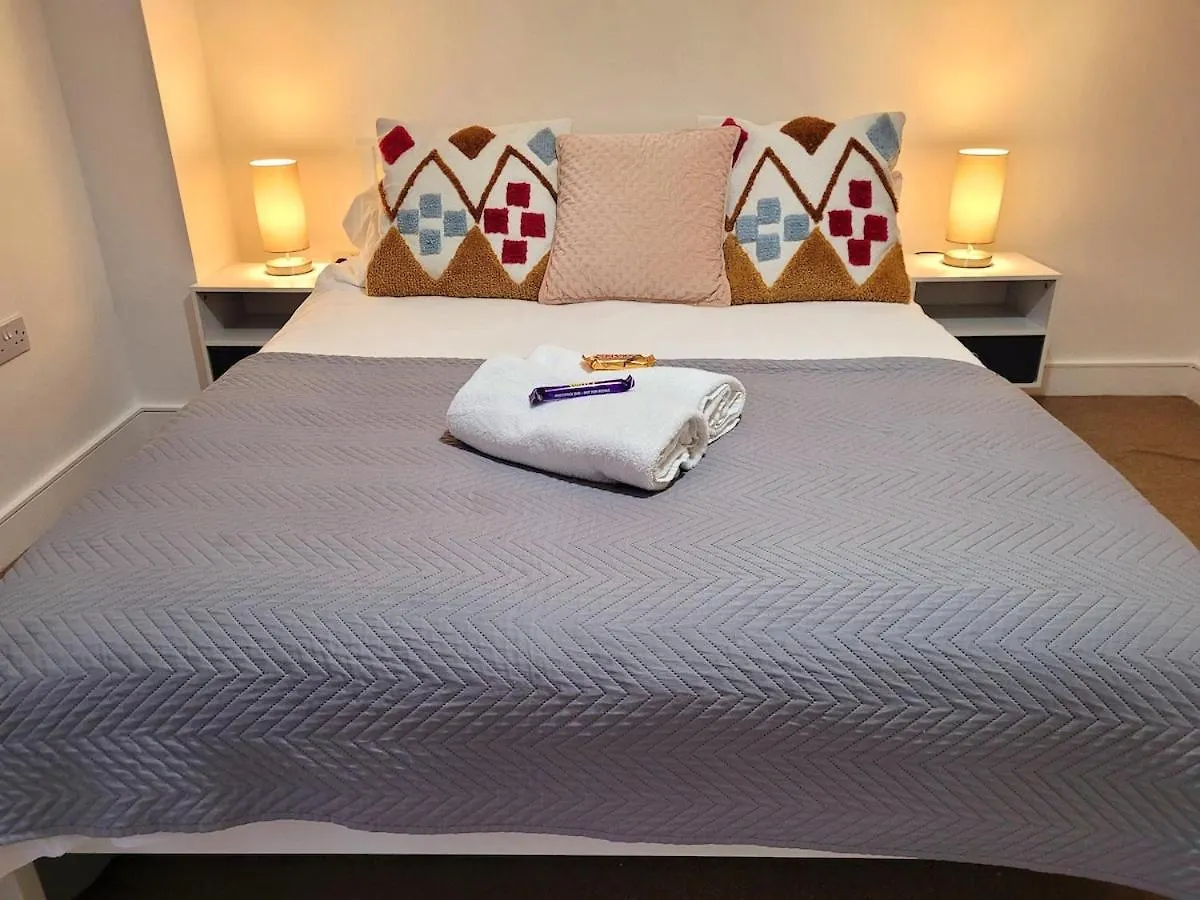 Apartment Cheltenham Town Centre Apartment, Private Parking