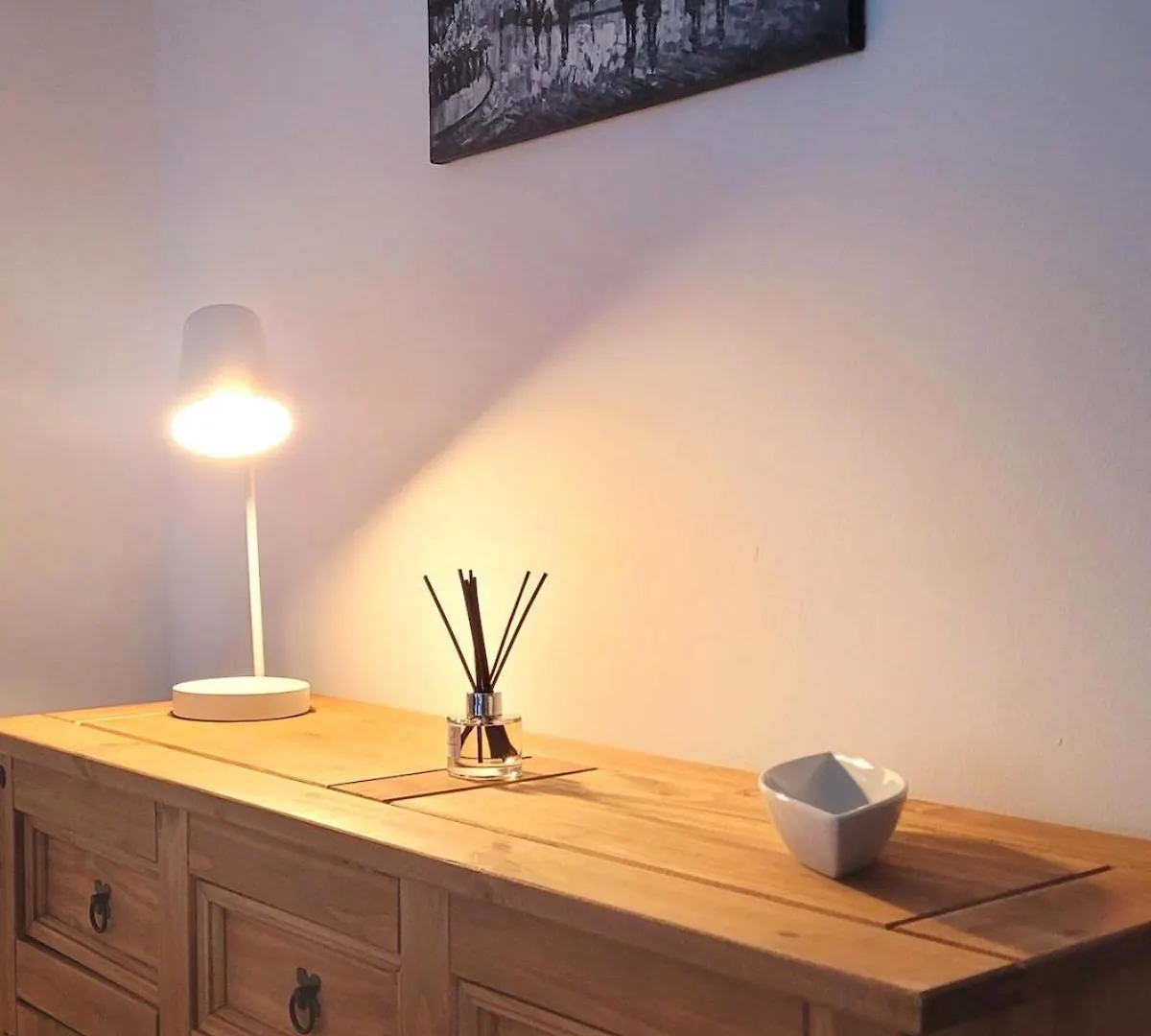 Cheltenham Town Centre Apartment, Private Parking 0*,