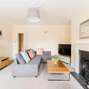  Apartment Regency - Private Entrance & Courtyard